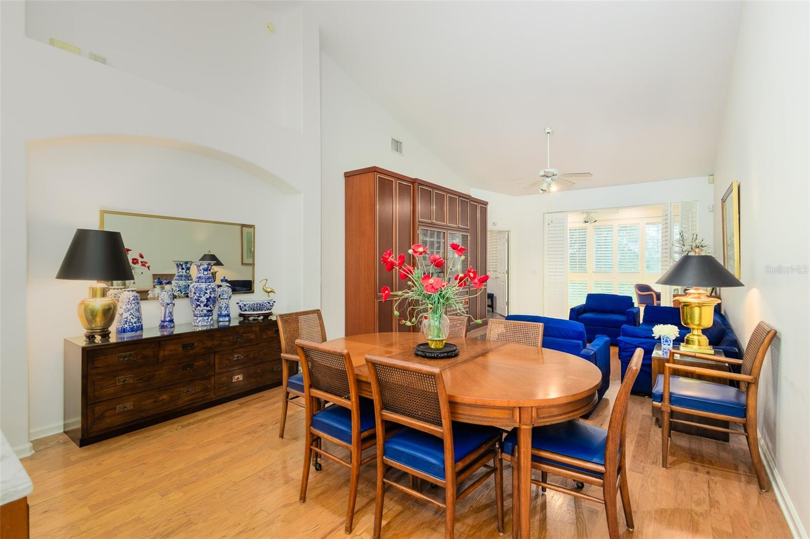 Listing photo 2 for 334 Enclave Dr #334