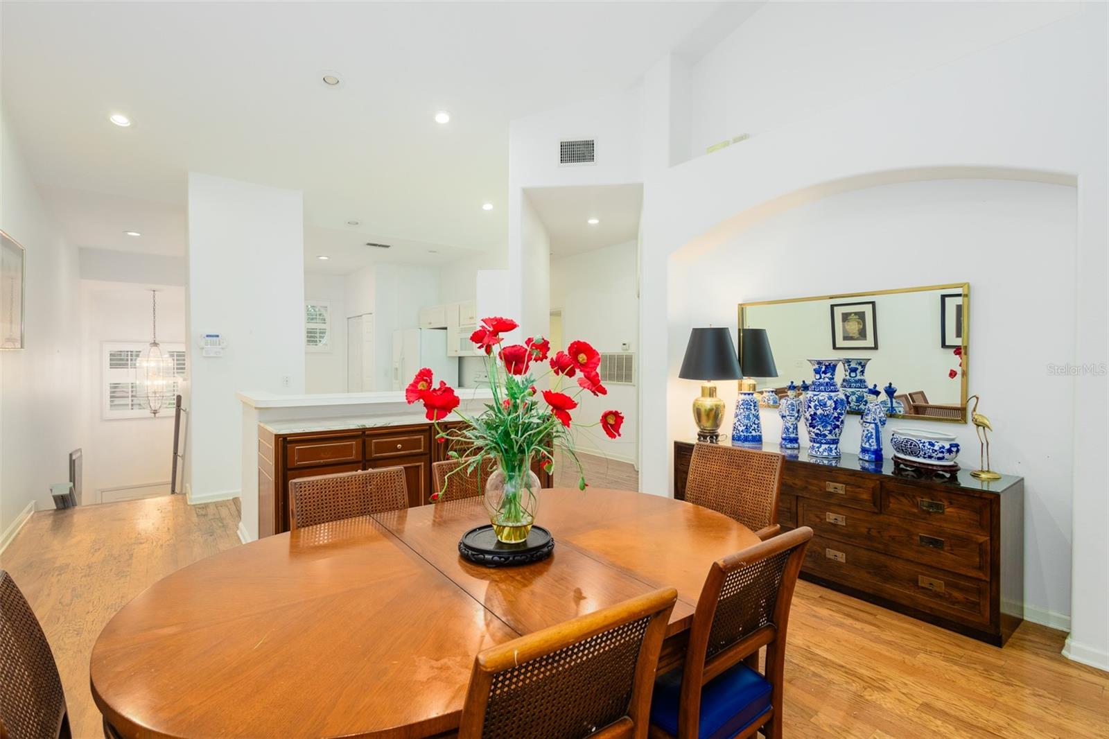 Listing photo 3 for 334 Enclave Dr #334
