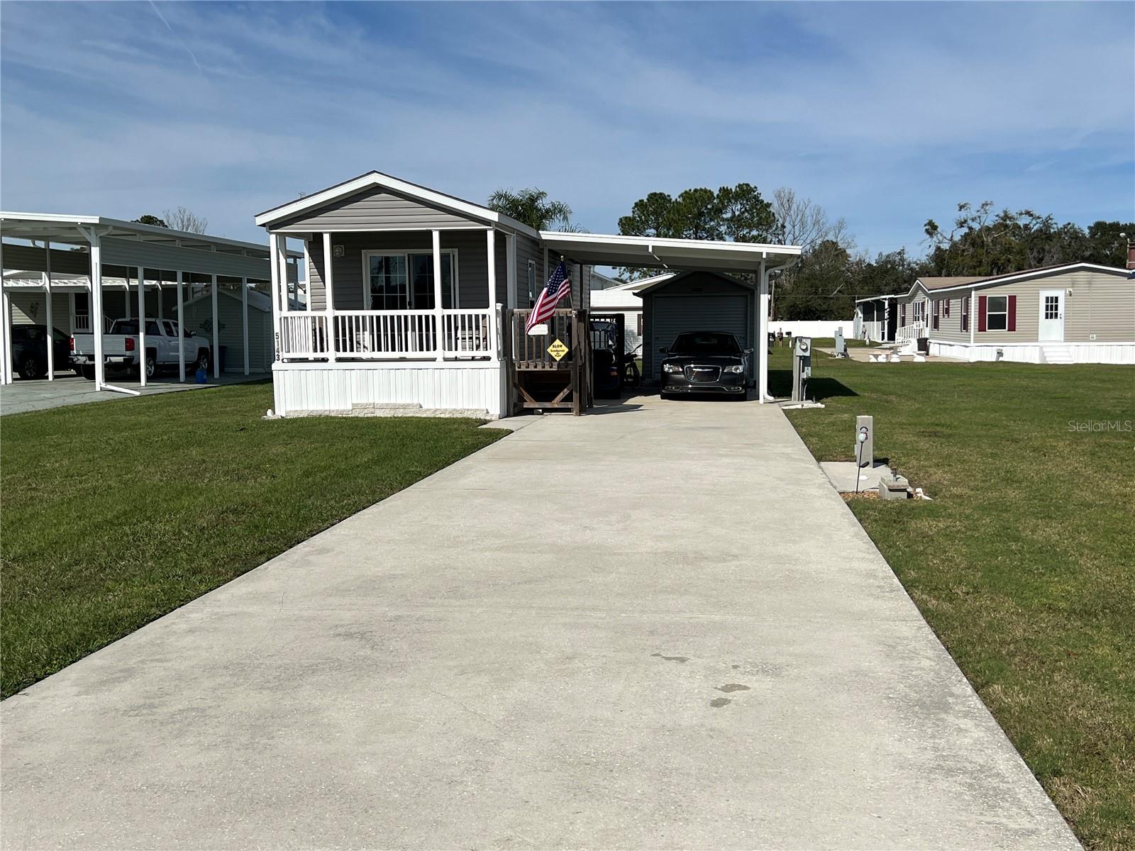 Listing photo 2 for 5143 Northshore Dr
