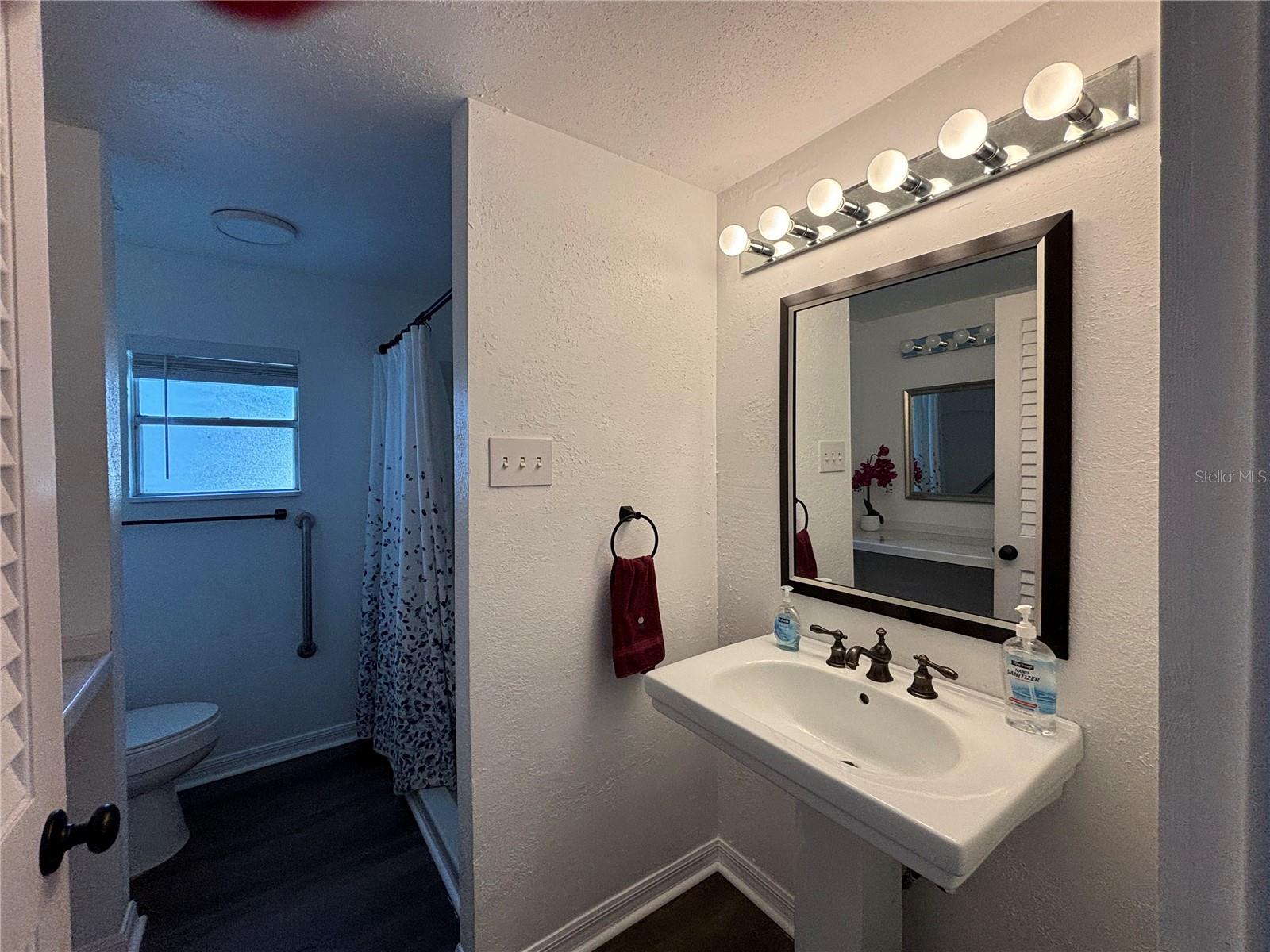 Photo 19