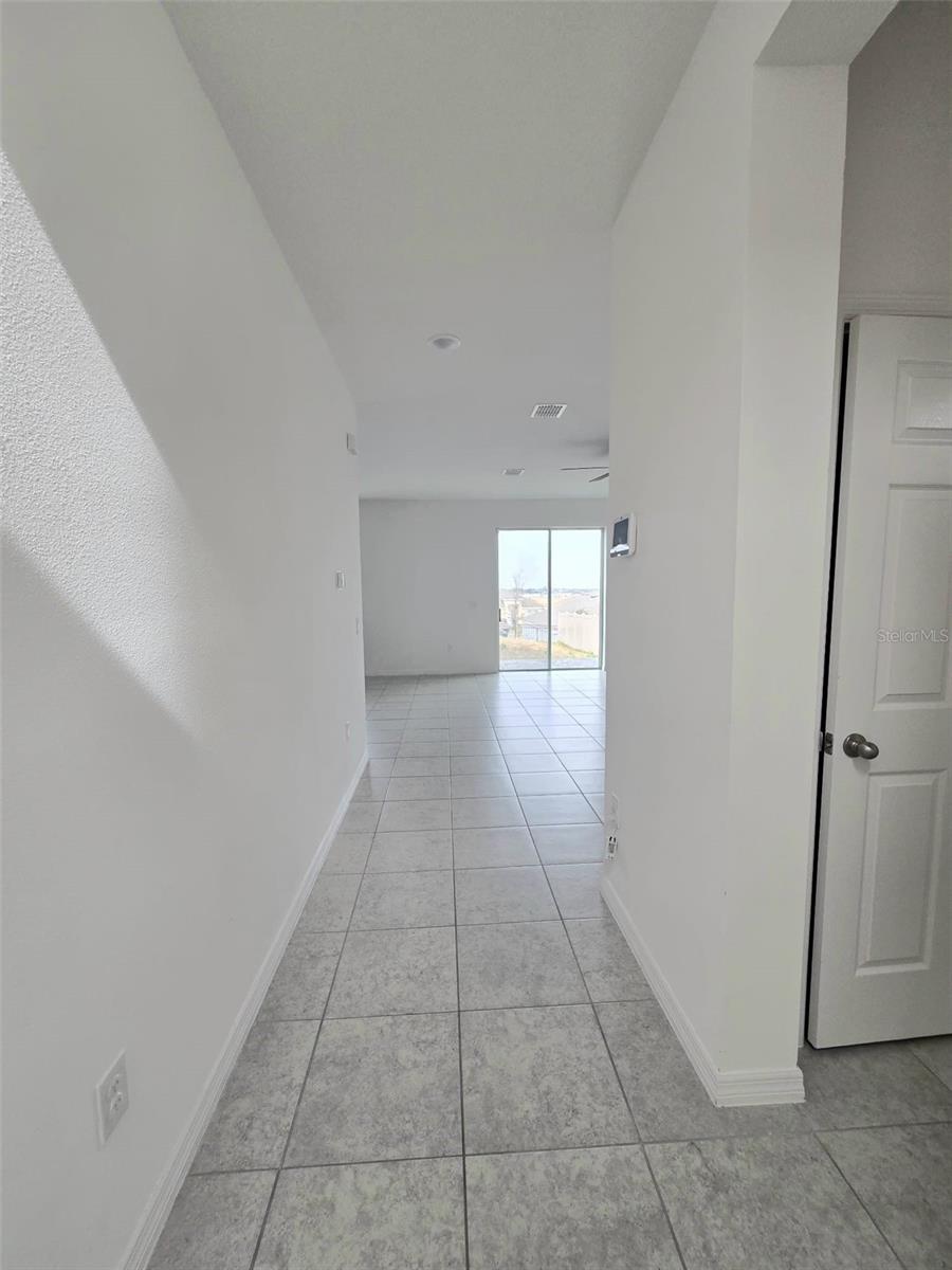 Listing photo 2 for 1603 Gardiner St