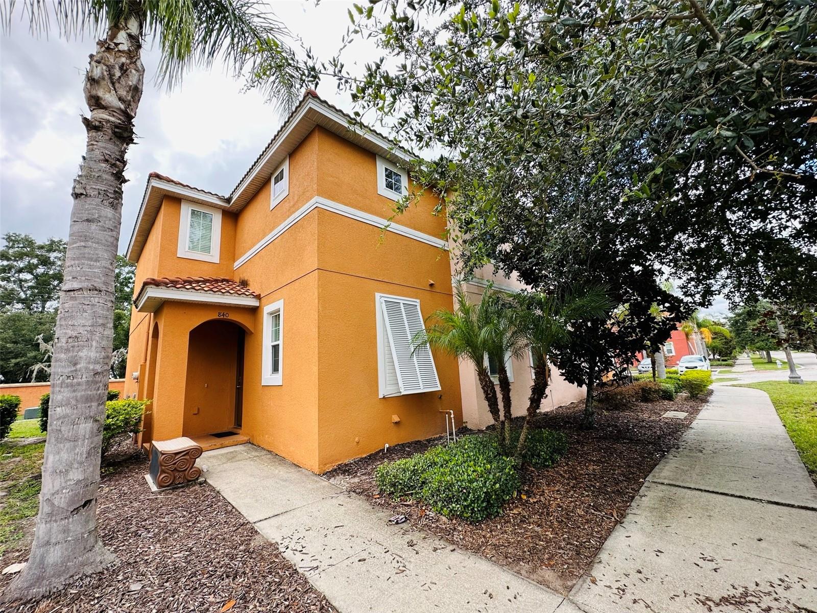 840 LAS FUENTES DRIVE