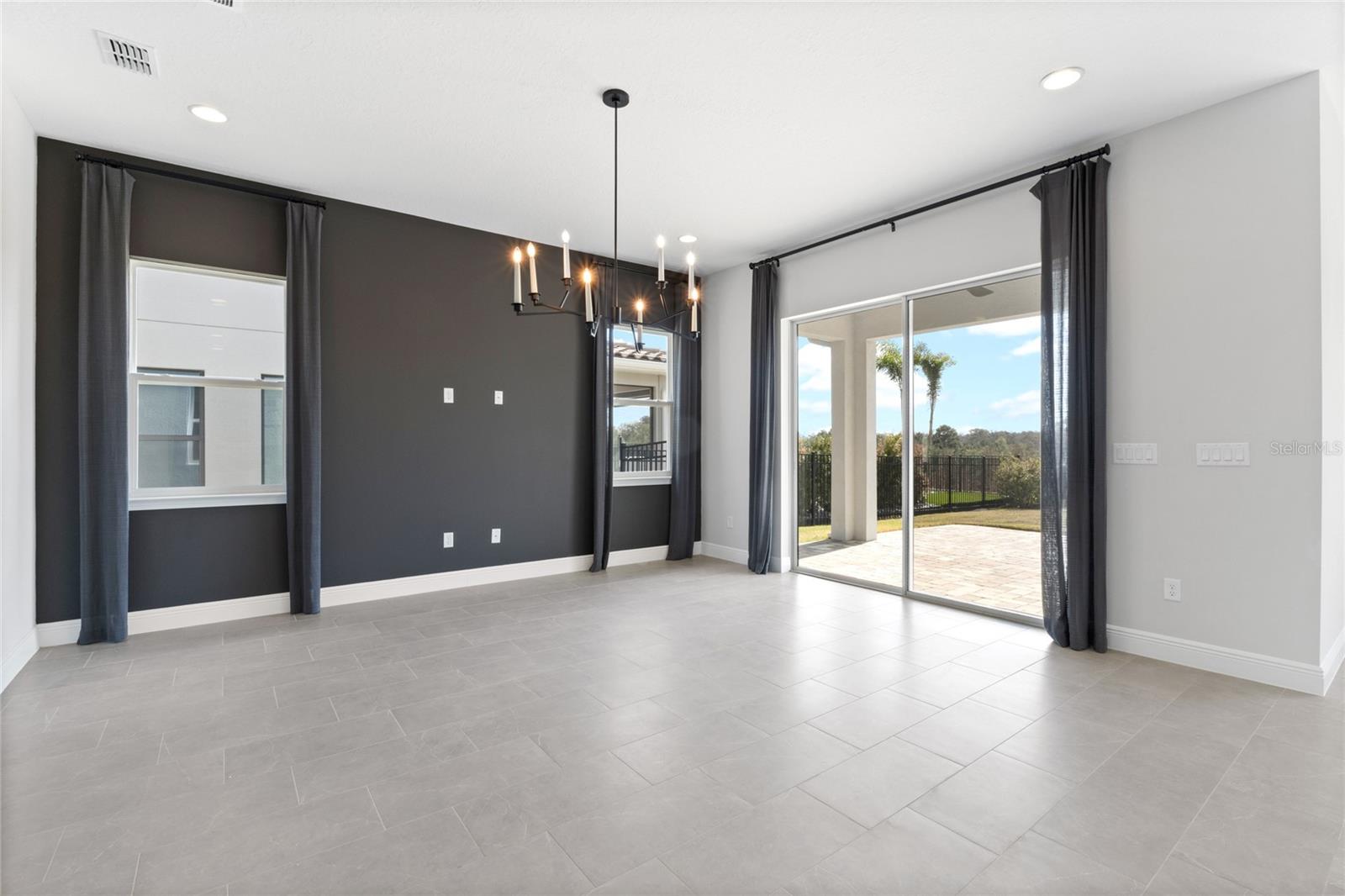 Listing photo 2 for 16112 Vetta Dr