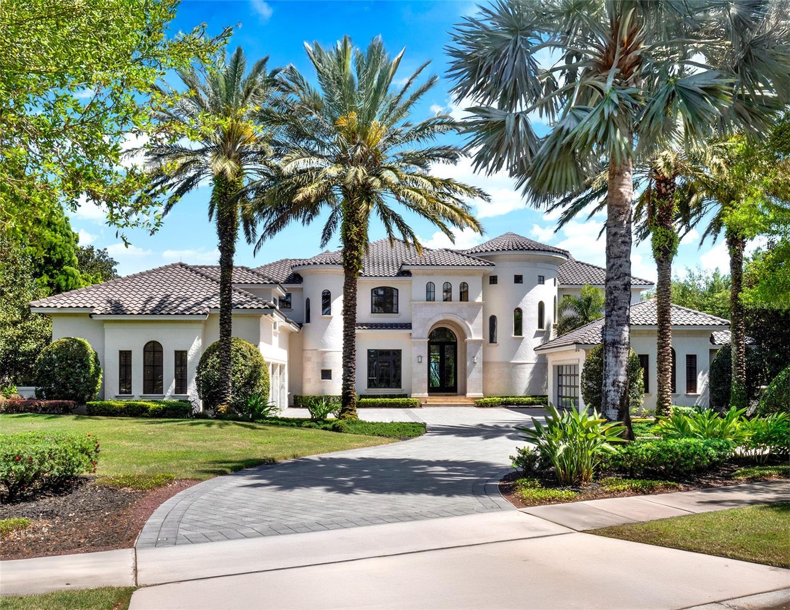 6137 GROSVENOR SHORE DRIVE