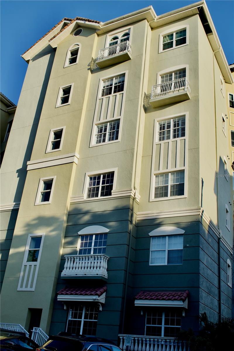 8761 THE ESPLANADE Unit 6