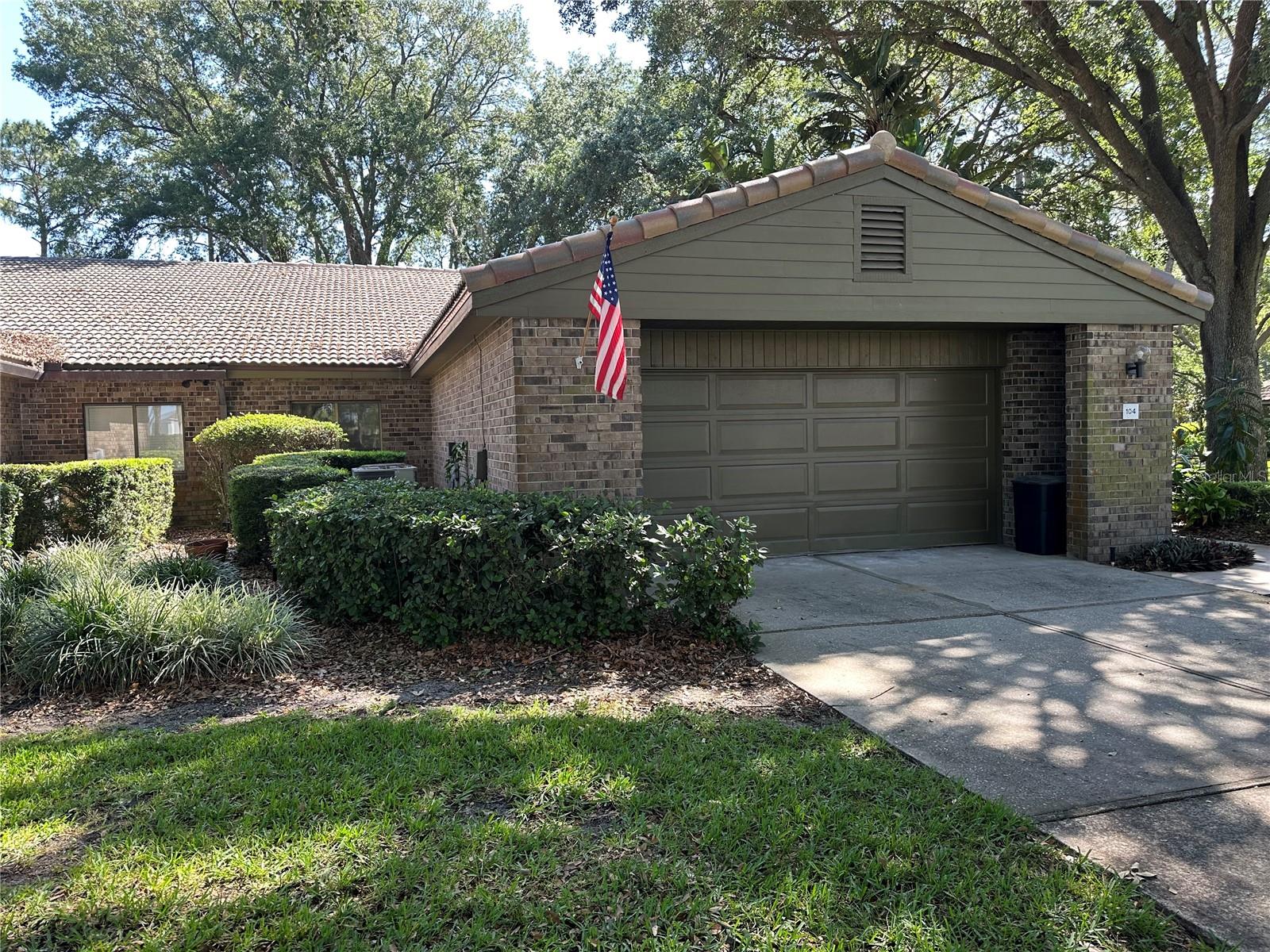 Listing photo 1 for 104 Woden Way