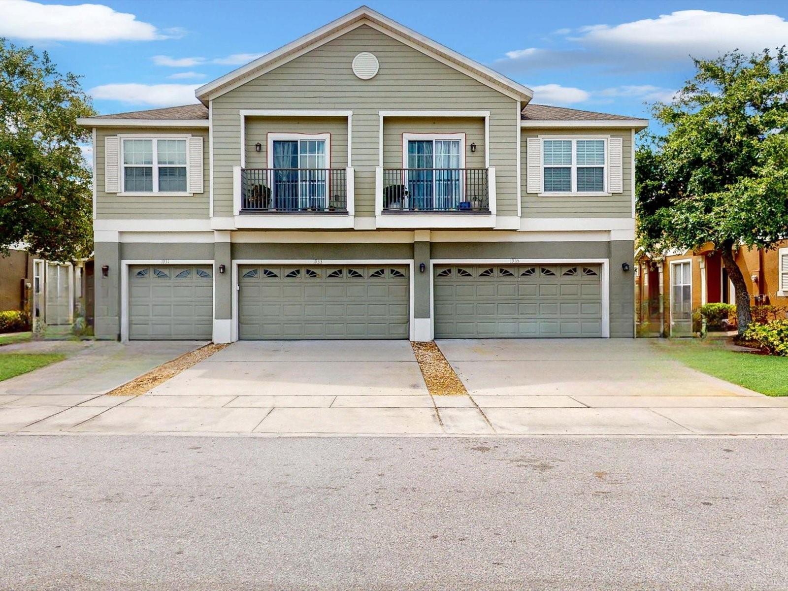 1933 ESTANCIA CIRCLE