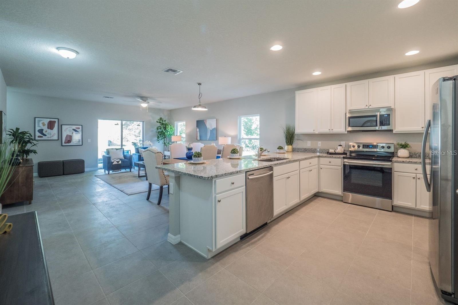 Listing photo 2 for 248 Cheshire Ct