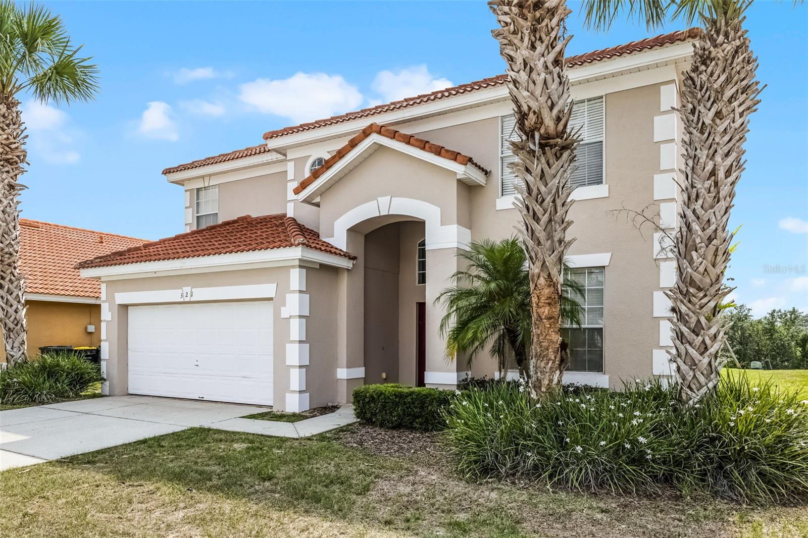 Listing photo 3 for 321 Rosso Dr