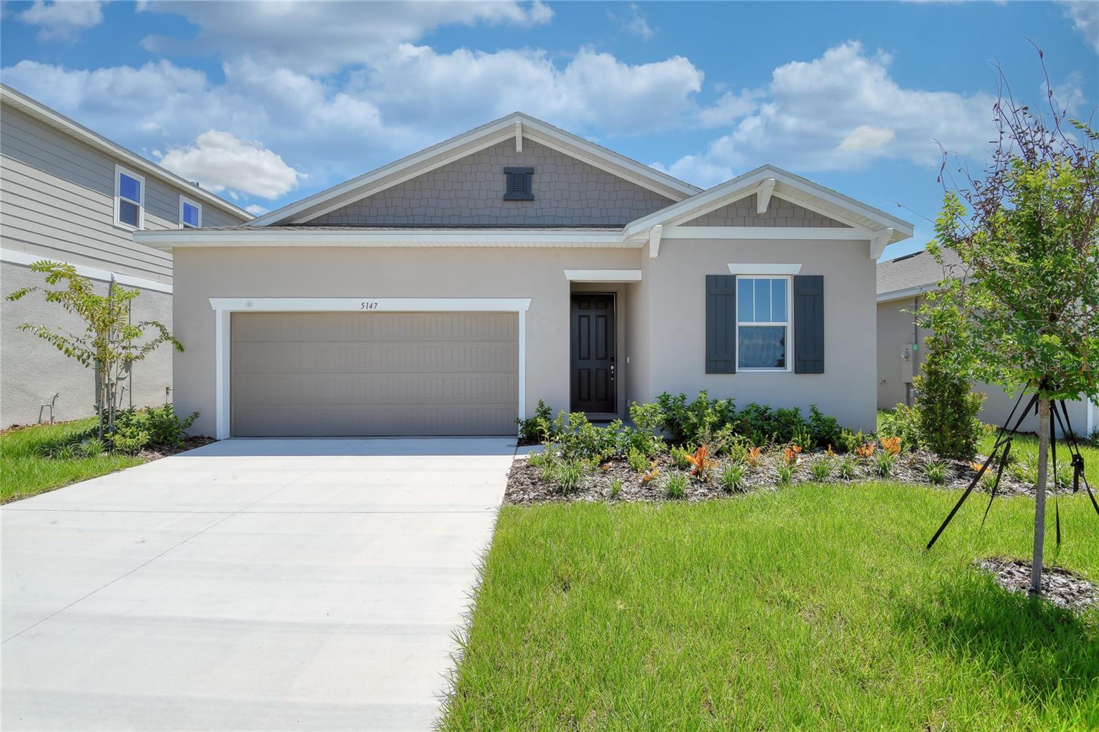 Listing photo 2 for 5147 Kinsley Dr