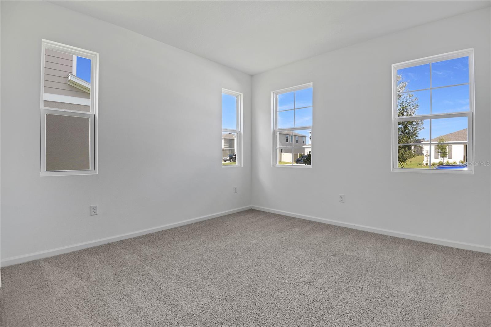 Listing photo 3 for 1022 Wisteria Way