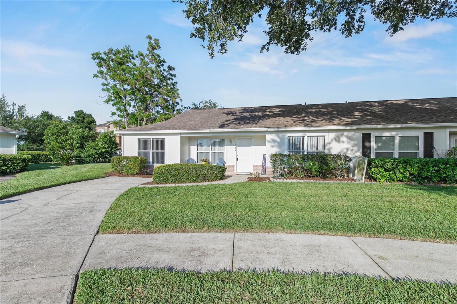 Listing photo 1 for 1726 Tropical Ct