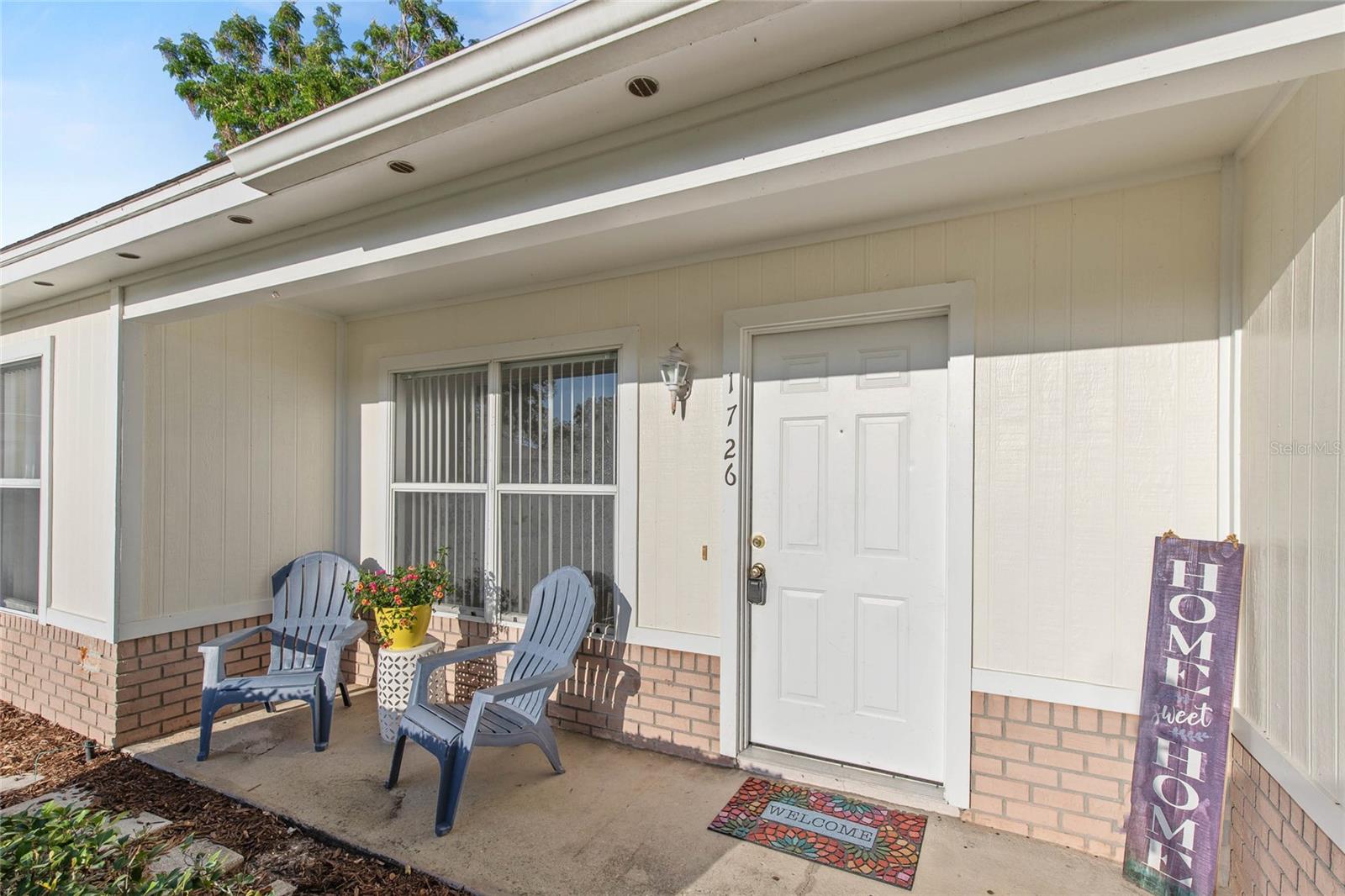Listing photo 3 for 1726 Tropical Ct