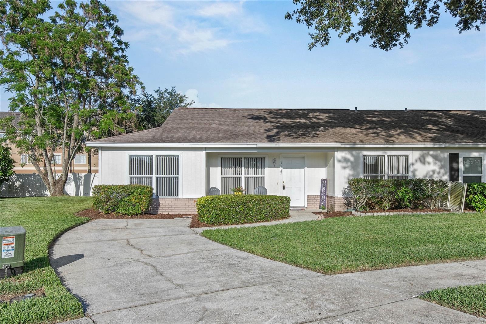 Listing photo 2 for 1726 Tropical Ct