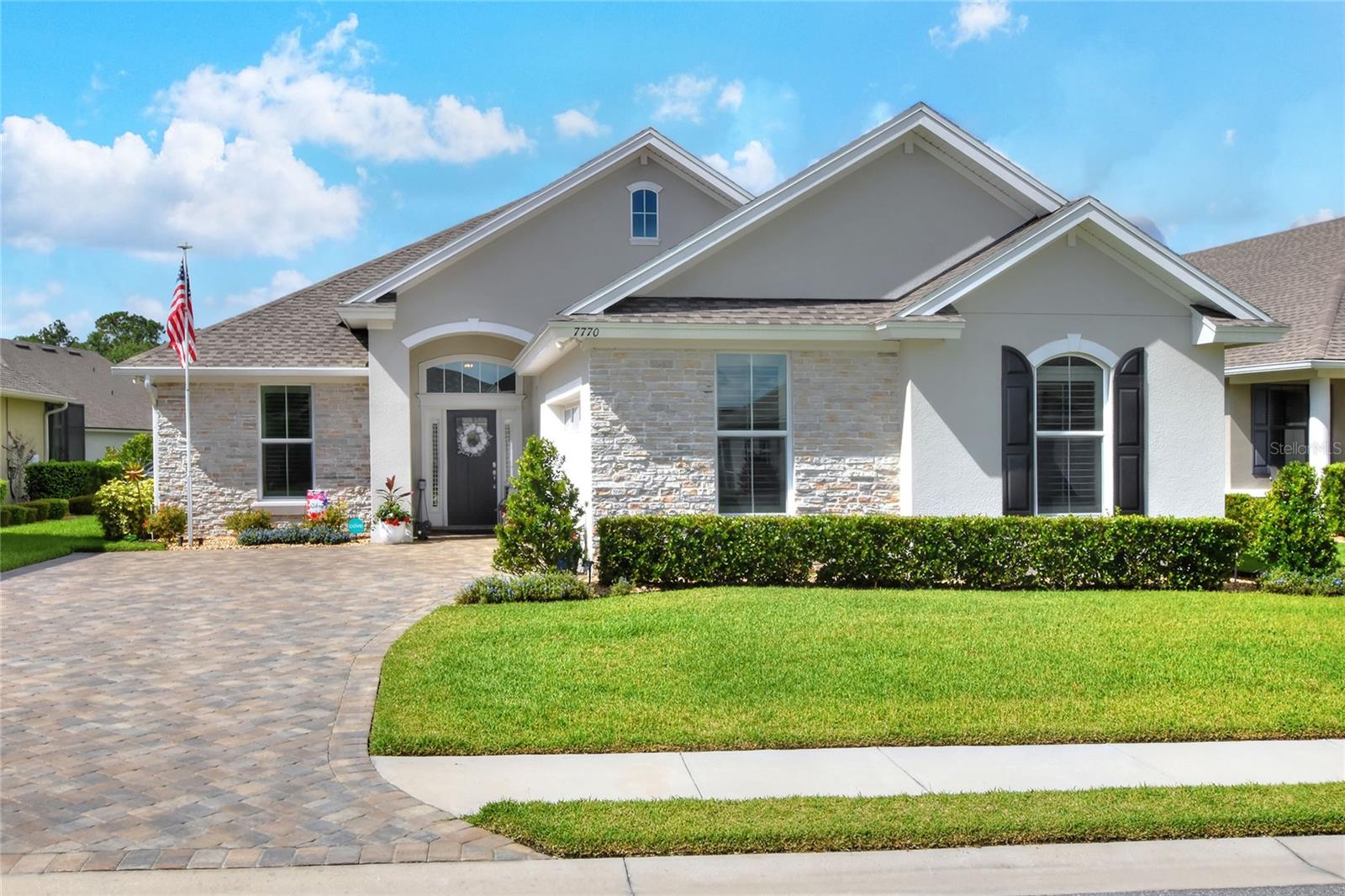 Listing photo 1 for 7770 Lake James Blvd