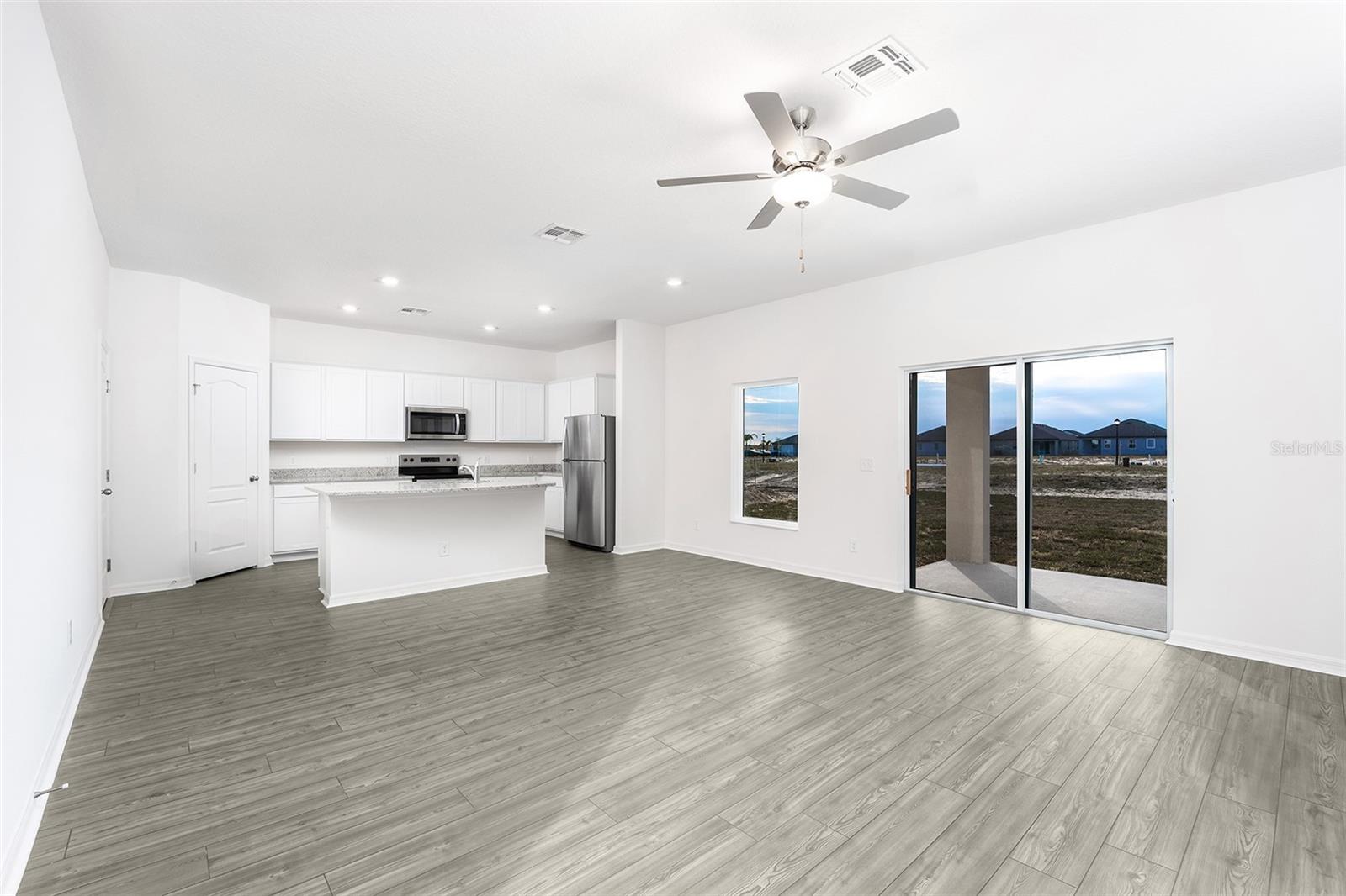 Listing photo 3 for 3808 Corsican Pl