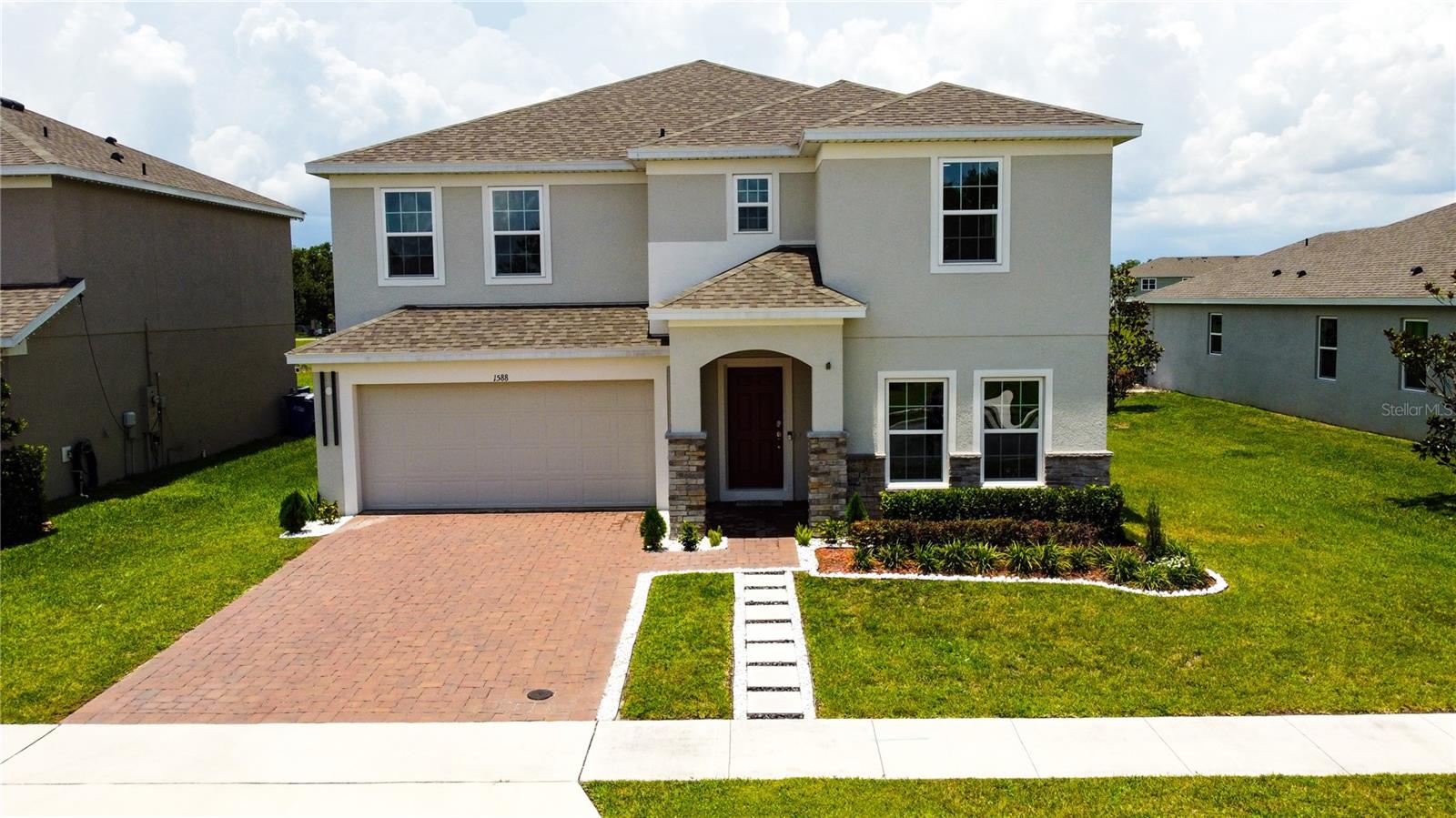 1588 SKY LAKES DRIVE