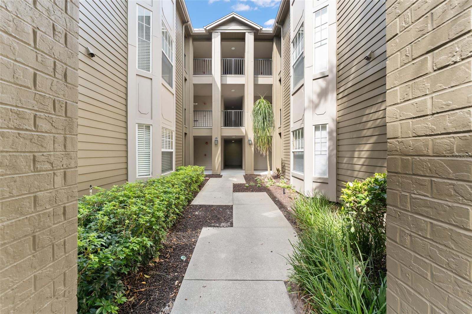 420 SUMMIT RIDGE PLACE Unit 200