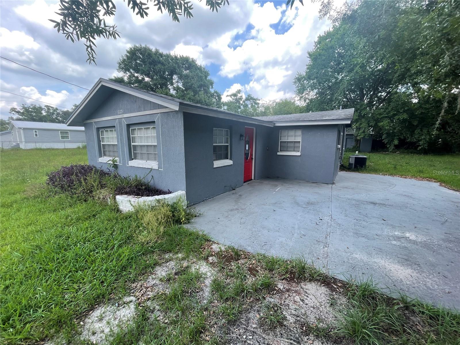 Listing photo 1 for 1225 Nemeth St
