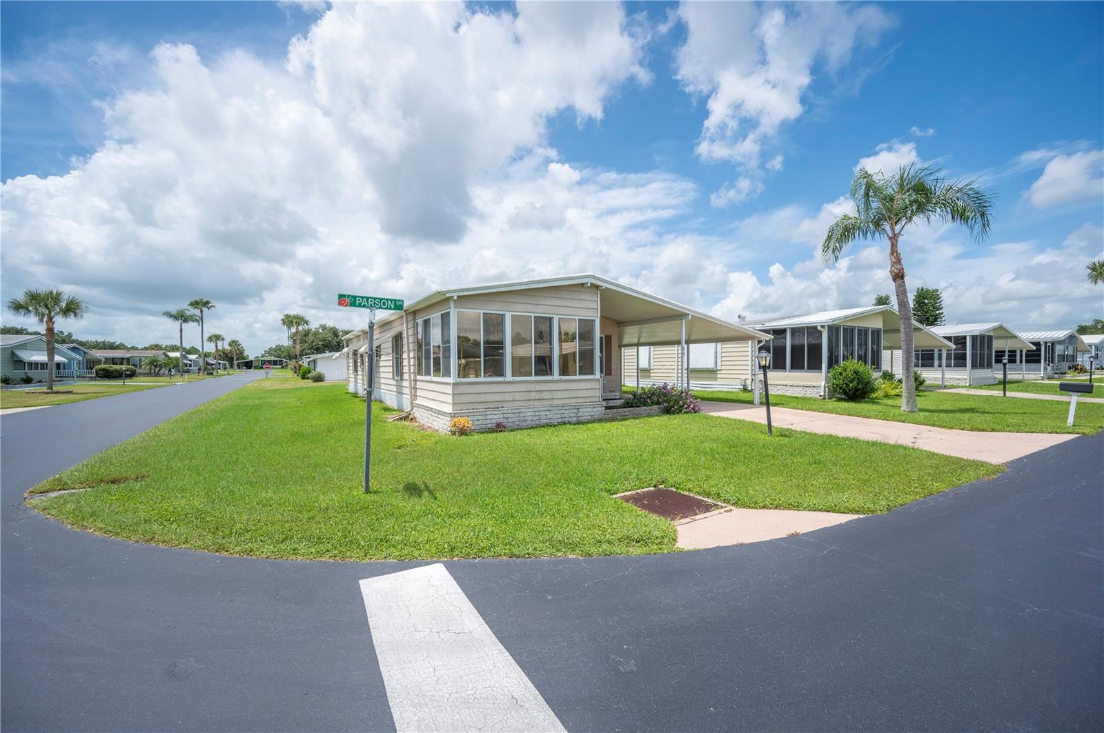 Listing photo 3 for 95 Parson Dr