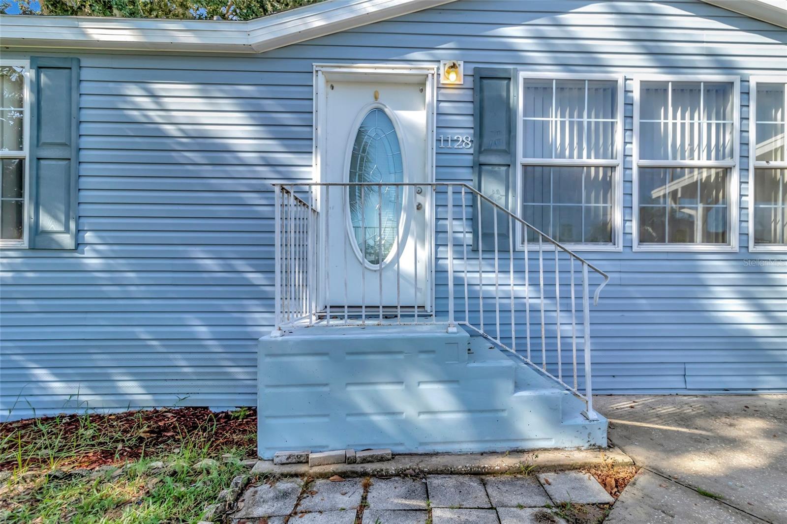 Listing photo 2 for 1128 Forest Ln