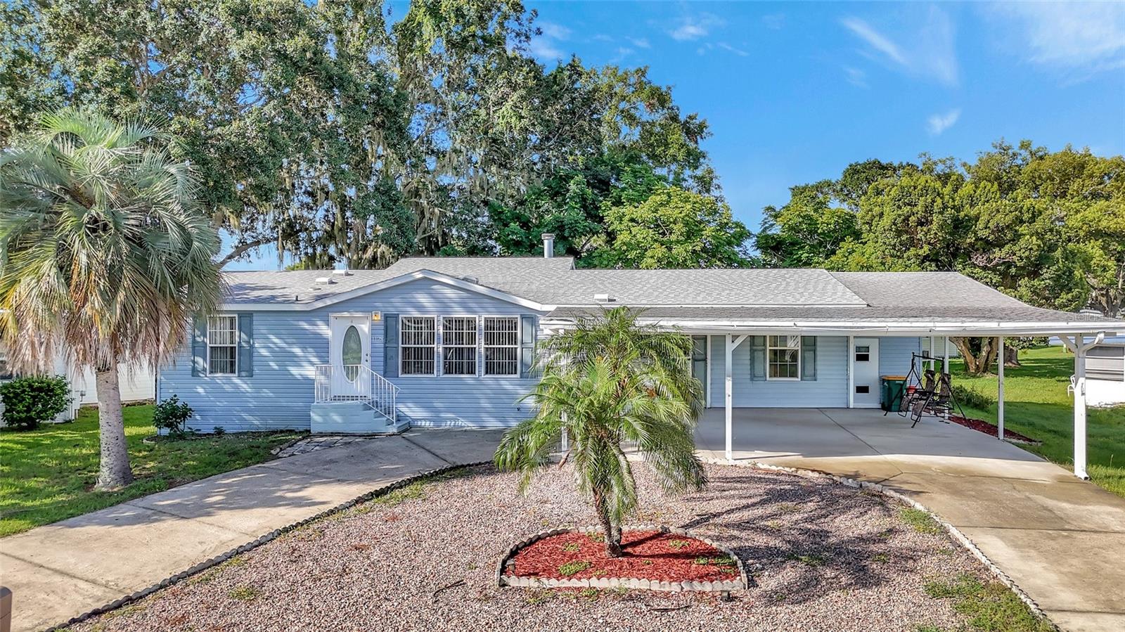 Listing photo 1 for 1128 Forest Ln
