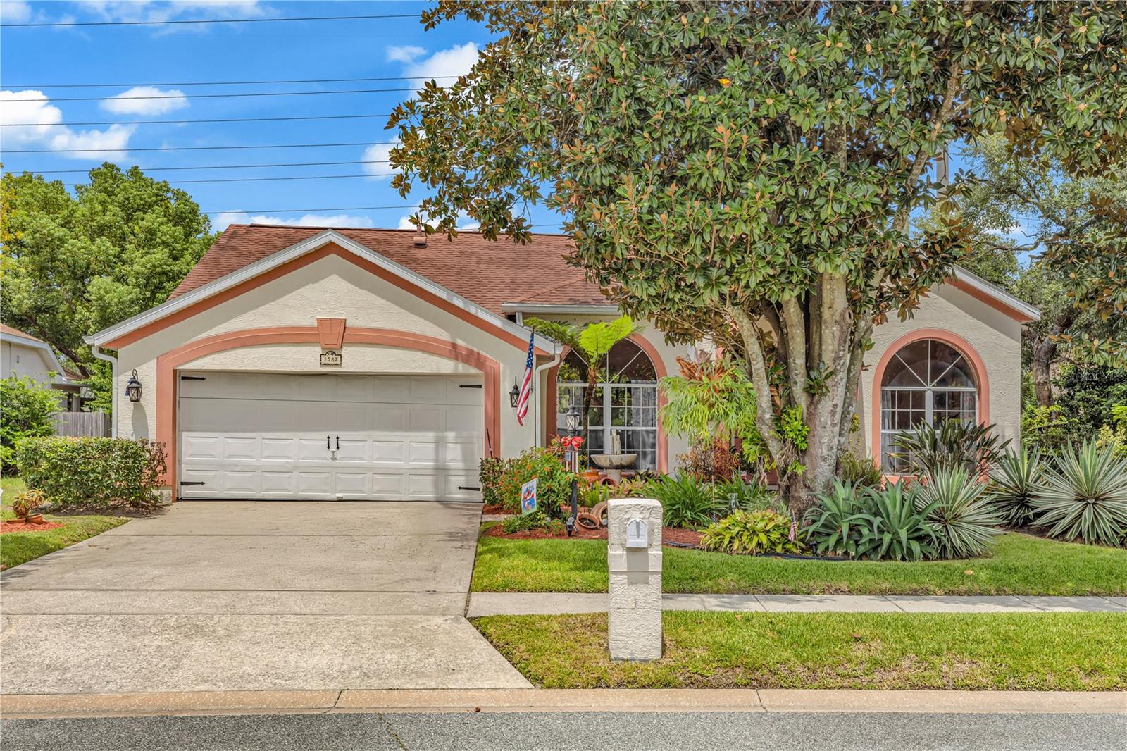 1587 HUNTERS STAND RUN