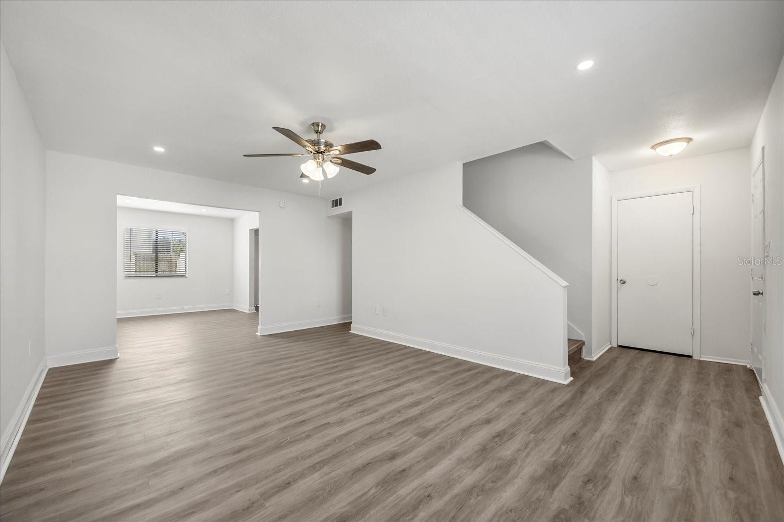 Listing photo 2 for 217 Debora Ct