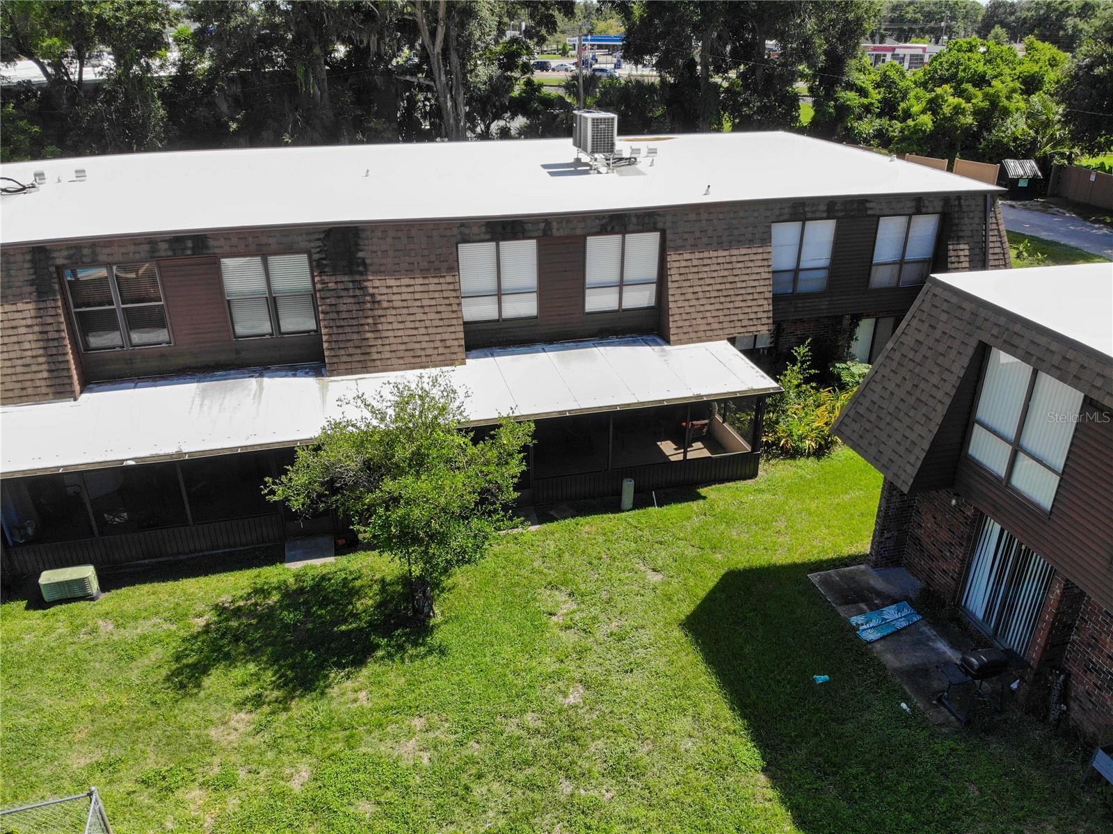 Listing photo 2 for 1836 N Crystal Lake Dr #95