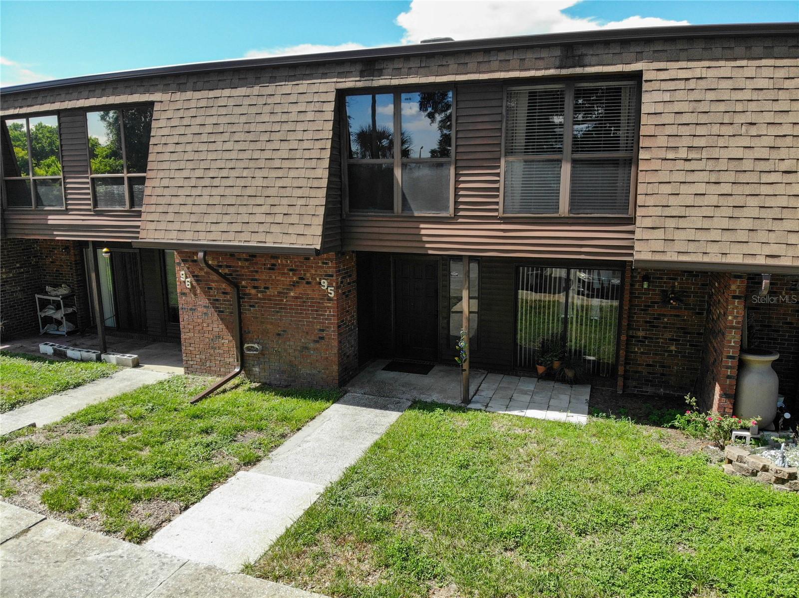 Listing photo 1 for 1836 N Crystal Lake Dr #95
