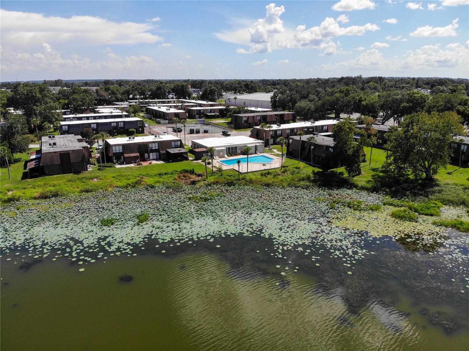 Listing photo 3 for 1836 N Crystal Lake Dr #95