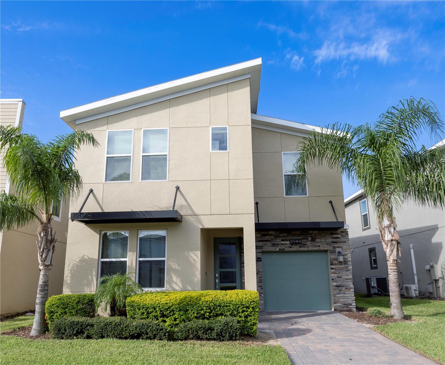 8944 CABOT CLIFFS DRIVE