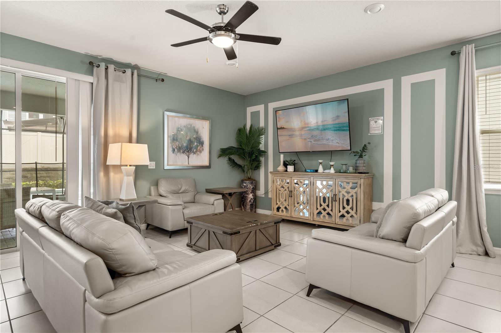 Listing photo 3 for 2036 Lelani Cir