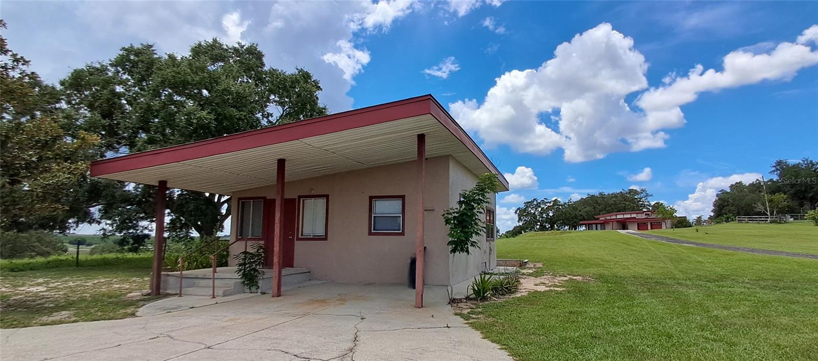 Listing photo 3 for 2741 Edwards Rd