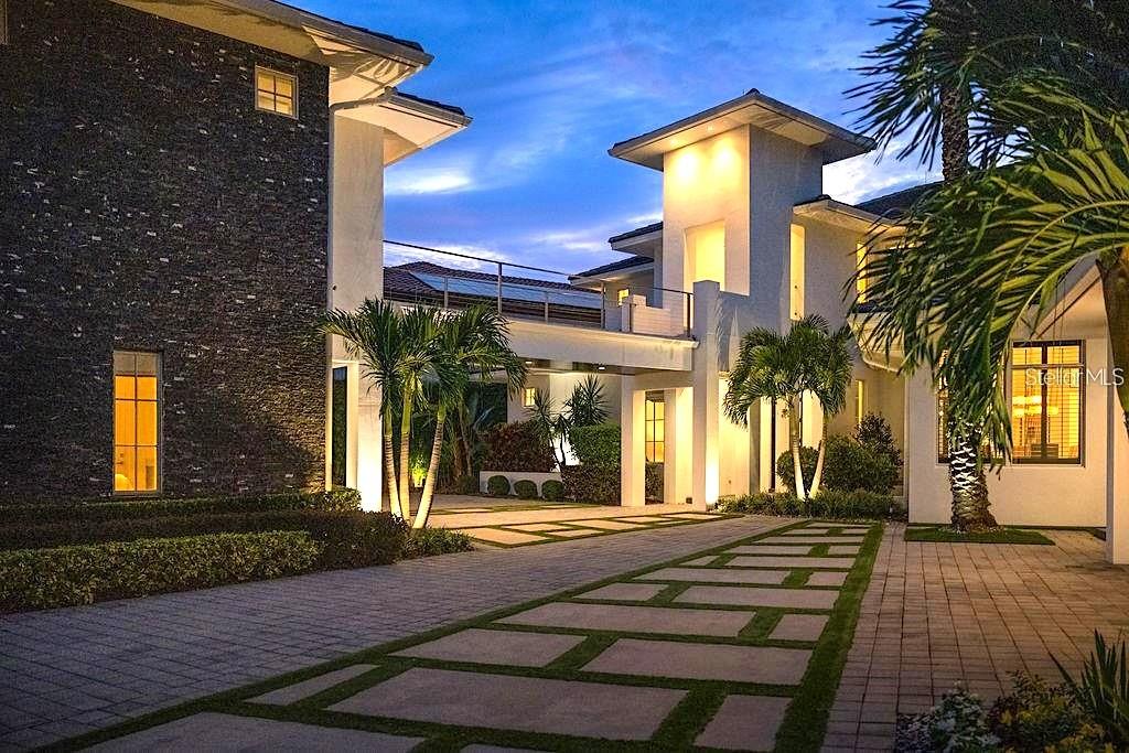 9721 CARILLON PARK DRIVE