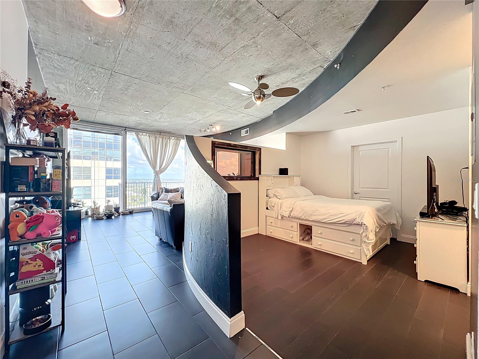 Listing photo 3 for 155 S Court Ave #1908