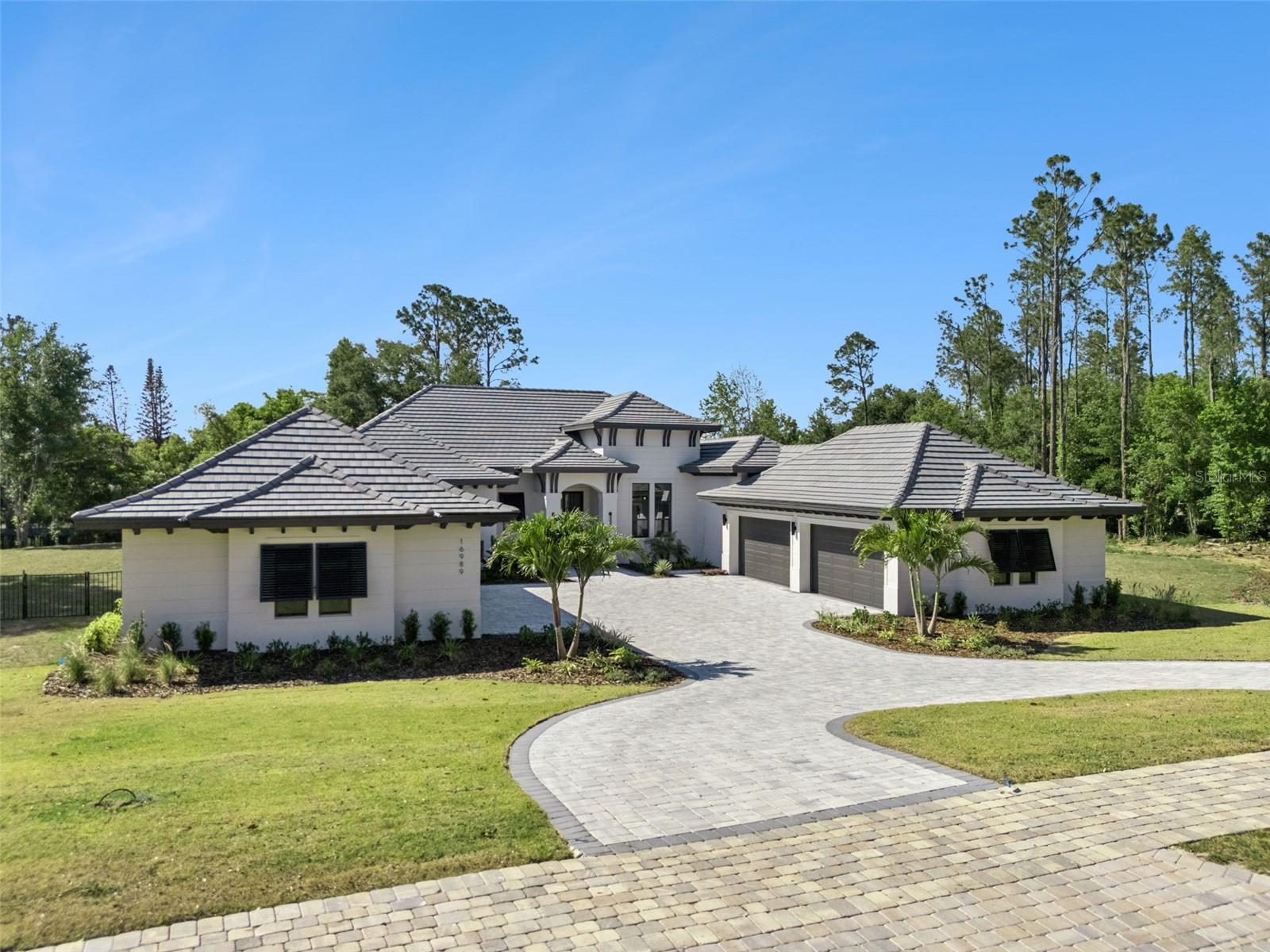 Listing photo 3 for 16989 Lucca Ln