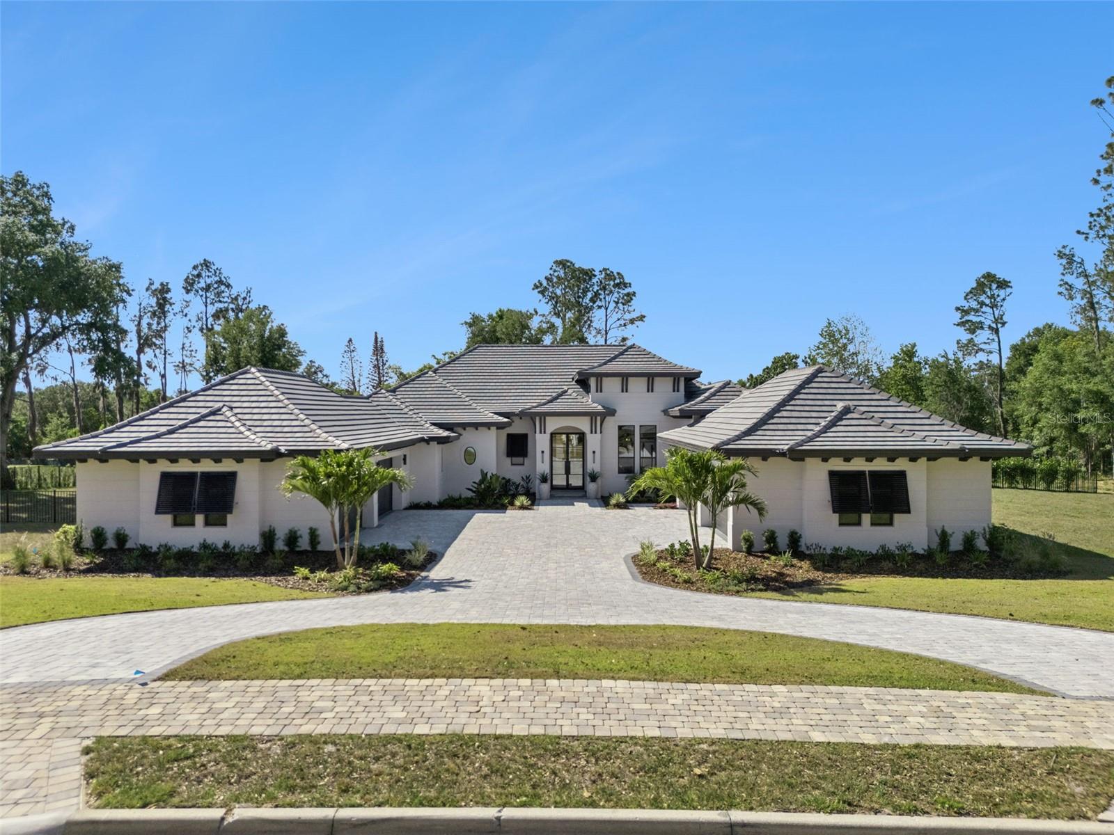 Listing photo 2 for 16989 Lucca Ln