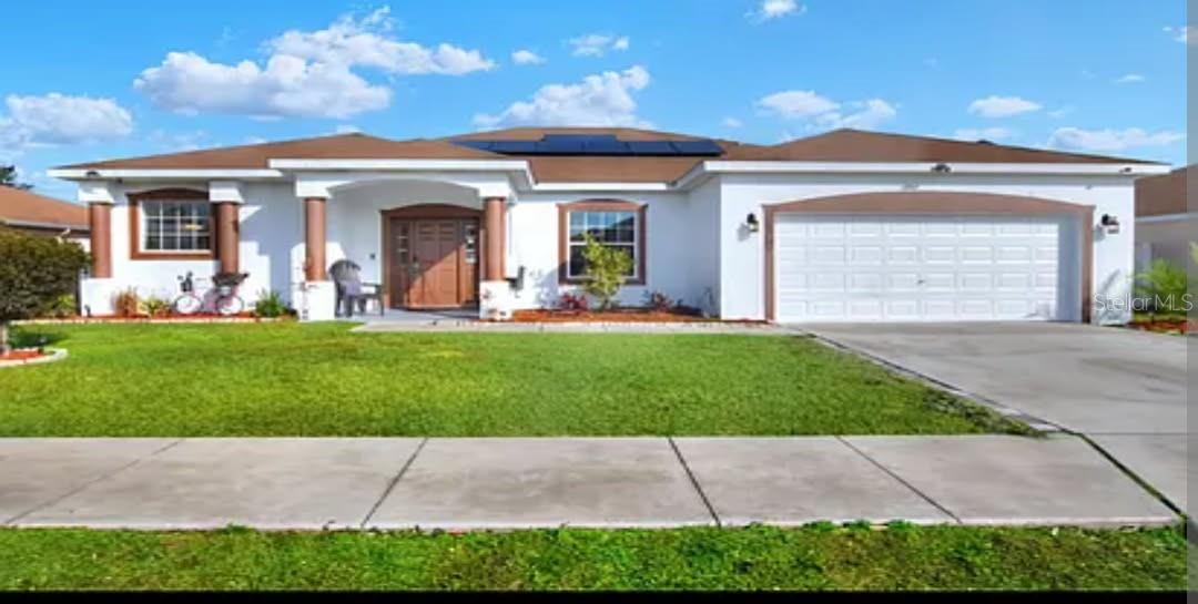 Listing photo 1 for 1561 Shorewood Dr