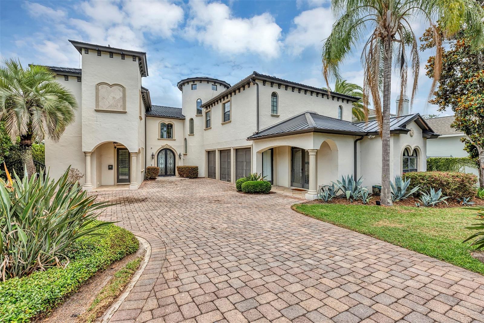 2616 N WESTMORELAND DRIVE