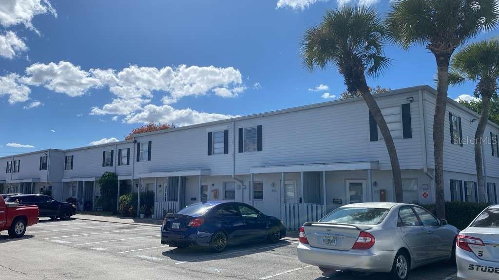 1820 AMBERLY AVENUE Unit T10