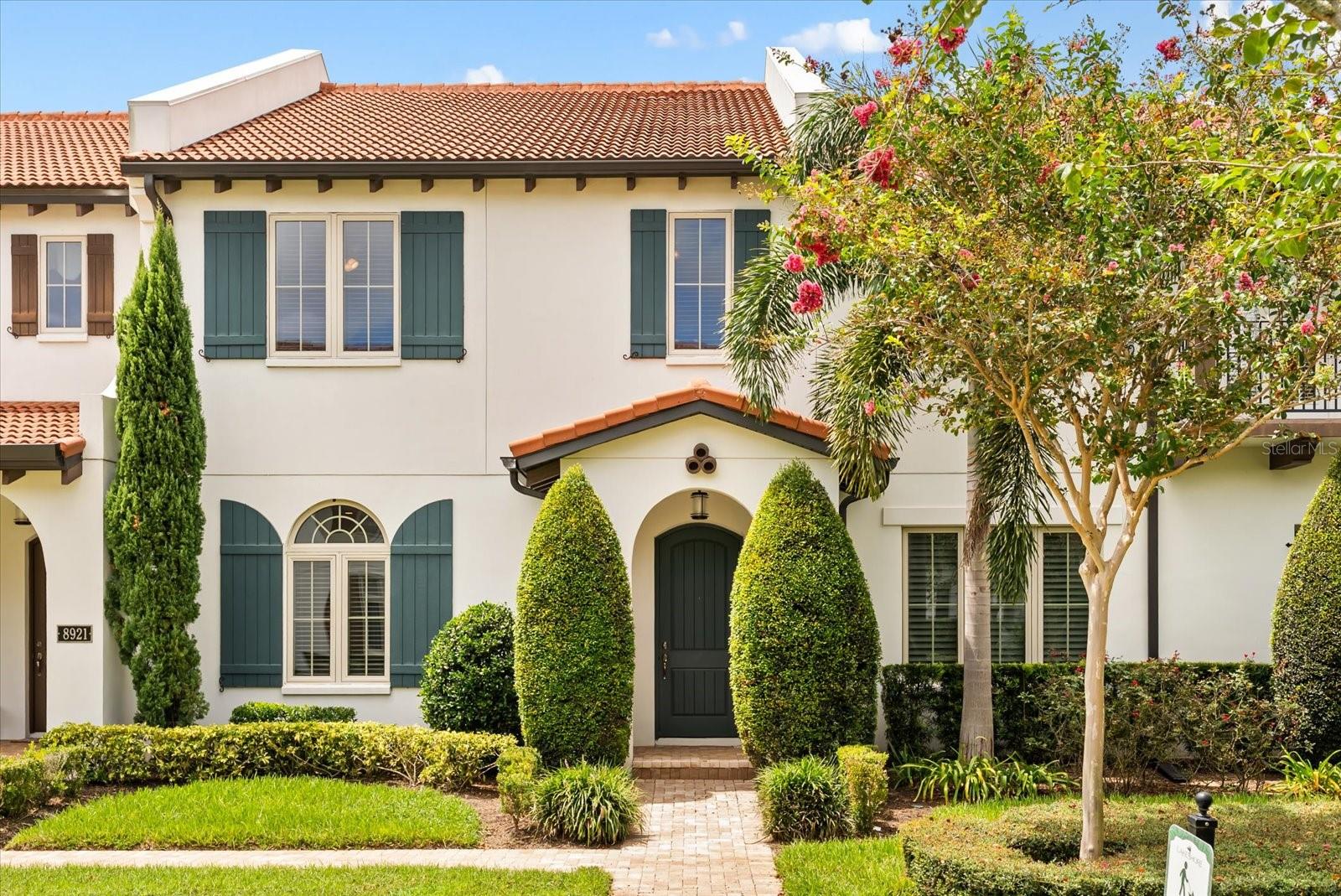 8915 FOUNTAIN PALM ALLEY