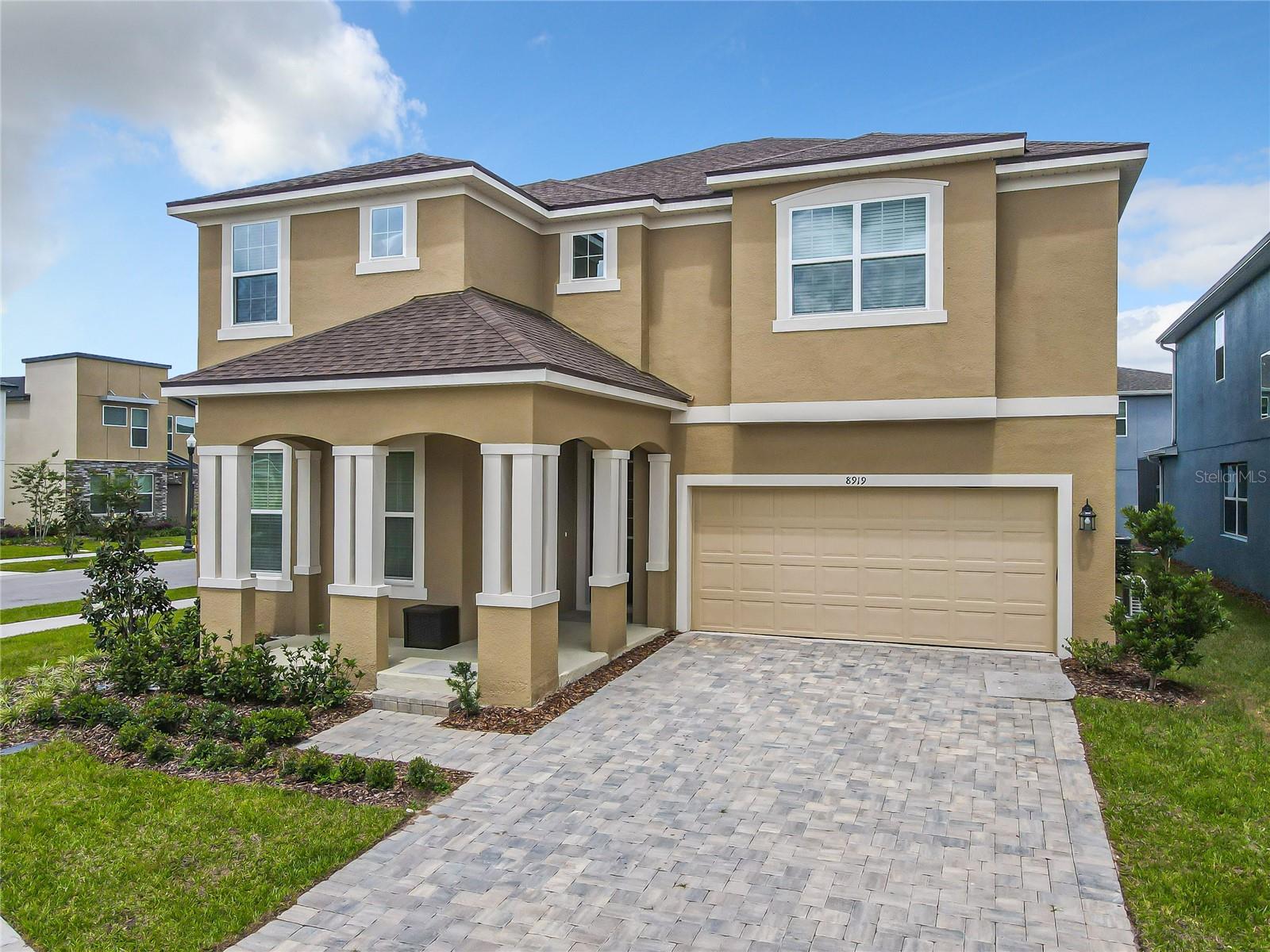 Listing photo 2 for 8919 Tropical Haven Ct