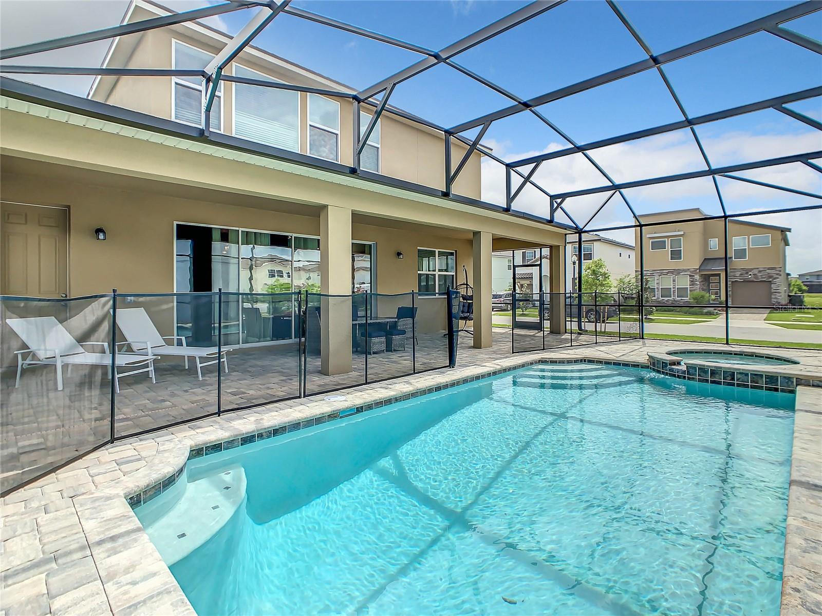 Listing photo 3 for 8919 Tropical Haven Ct