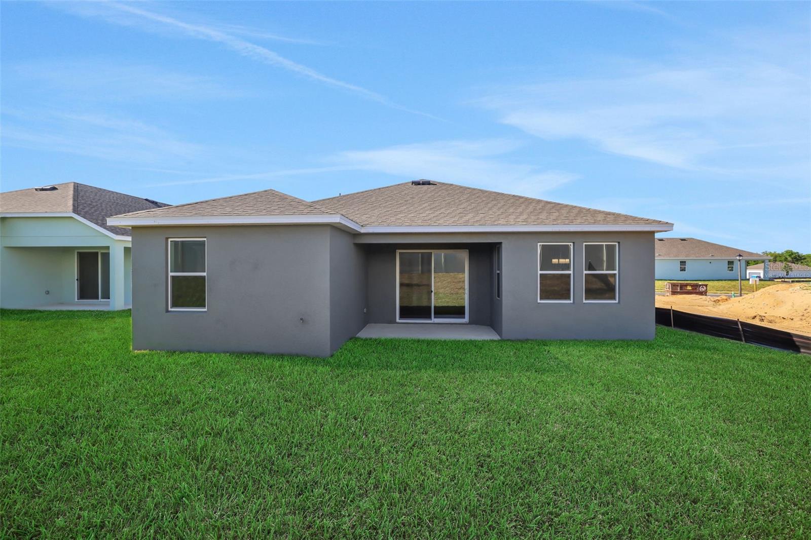 Listing photo 3 for 2866 Supermarine Rd