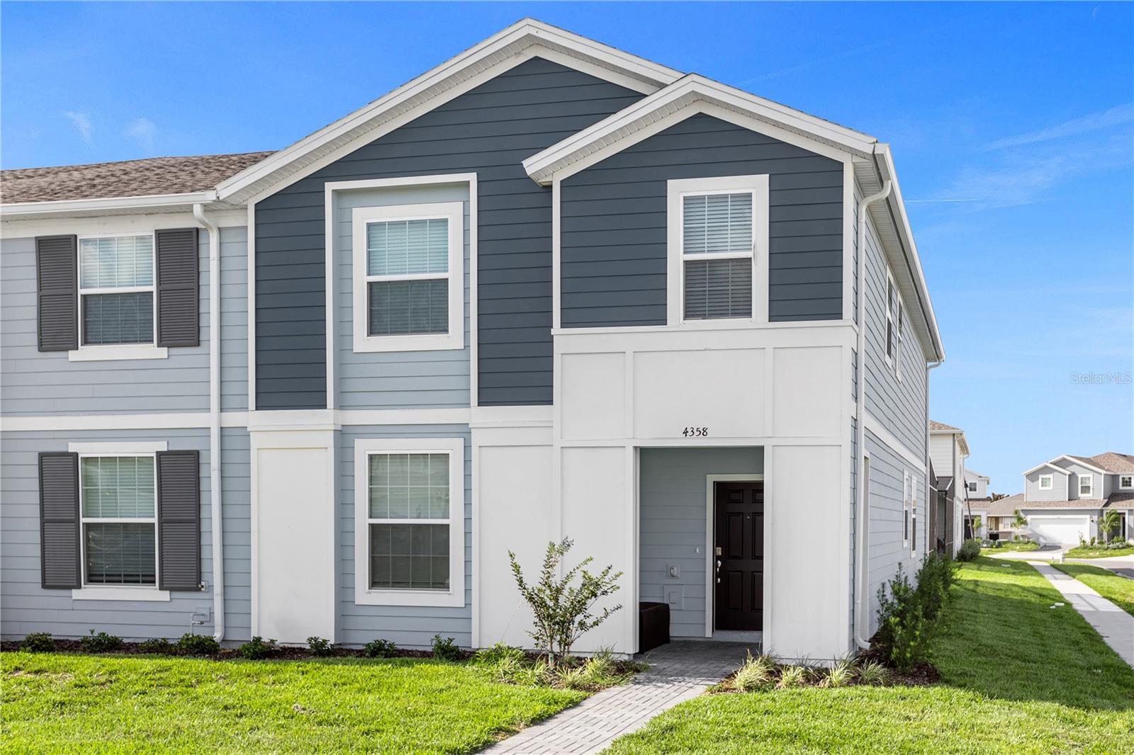 Listing photo 1 for 4358 Lana Ave