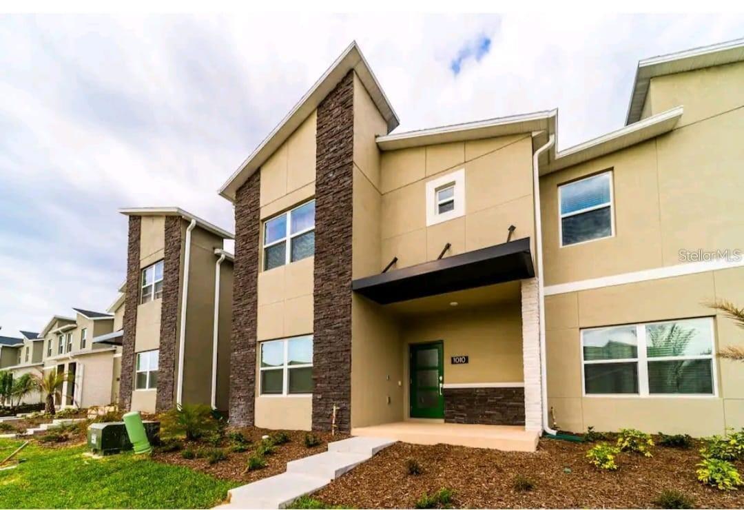 1002 SPLASH SHOT PLACE