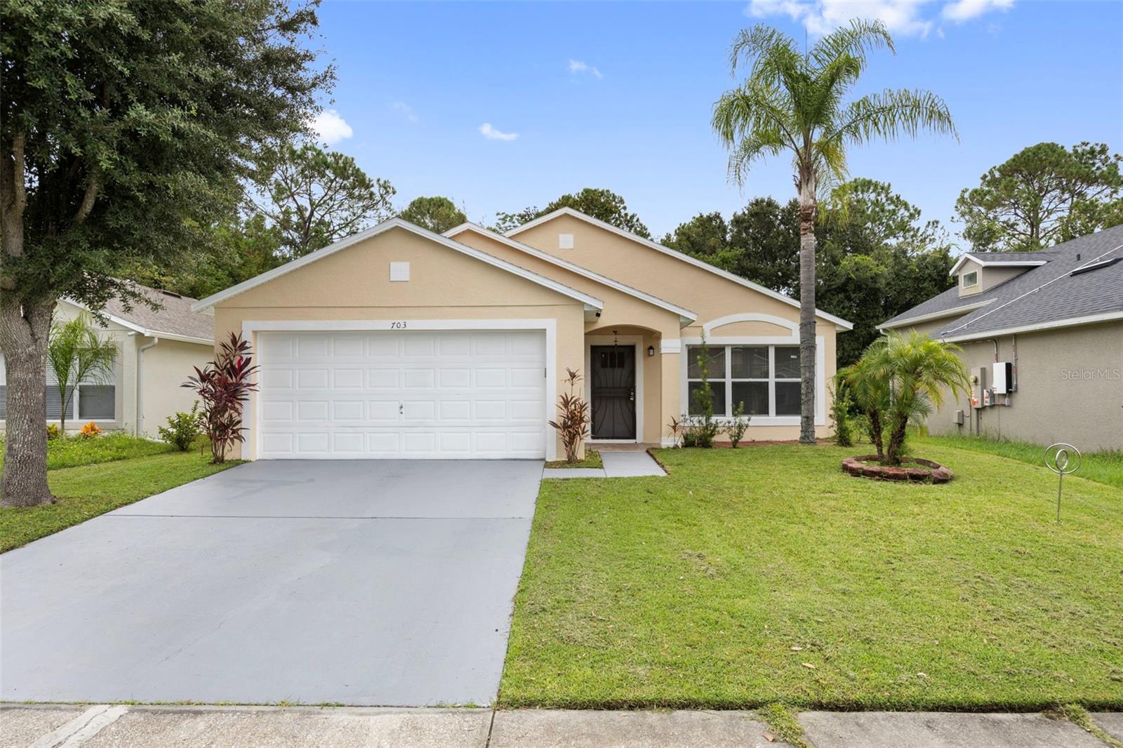 703 PALMERA STREET