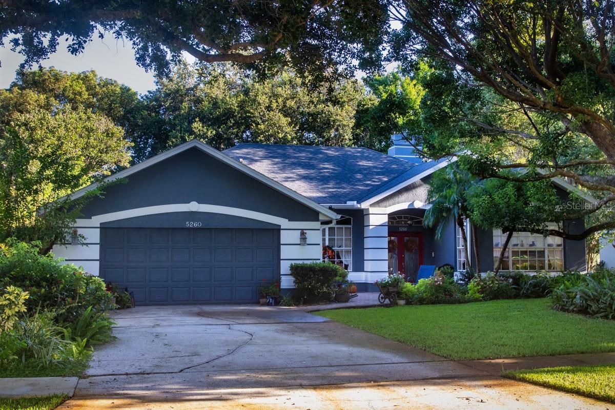 Listing photo 1 for 5260 Hammock Cir