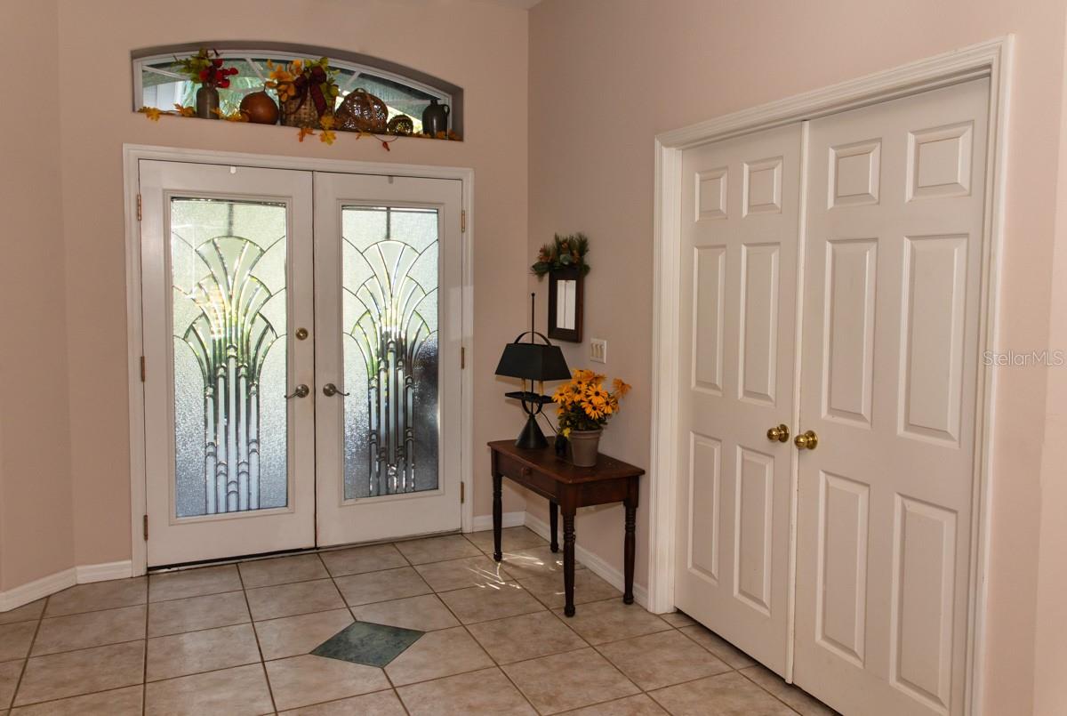Listing photo 3 for 5260 Hammock Cir
